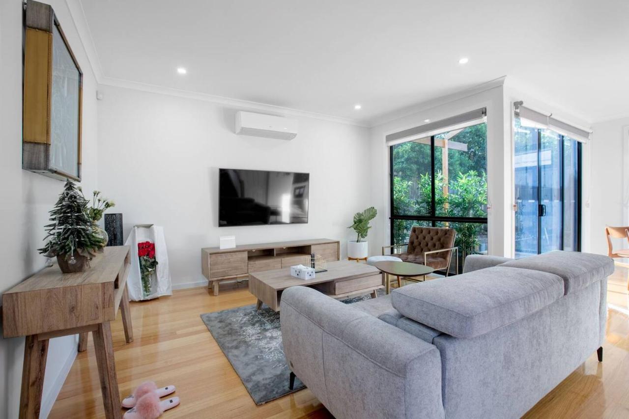 Impressive & Spacious New Townhouse@preston Melbourne
